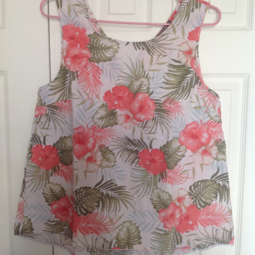Denver Hayes linen top, size Lg